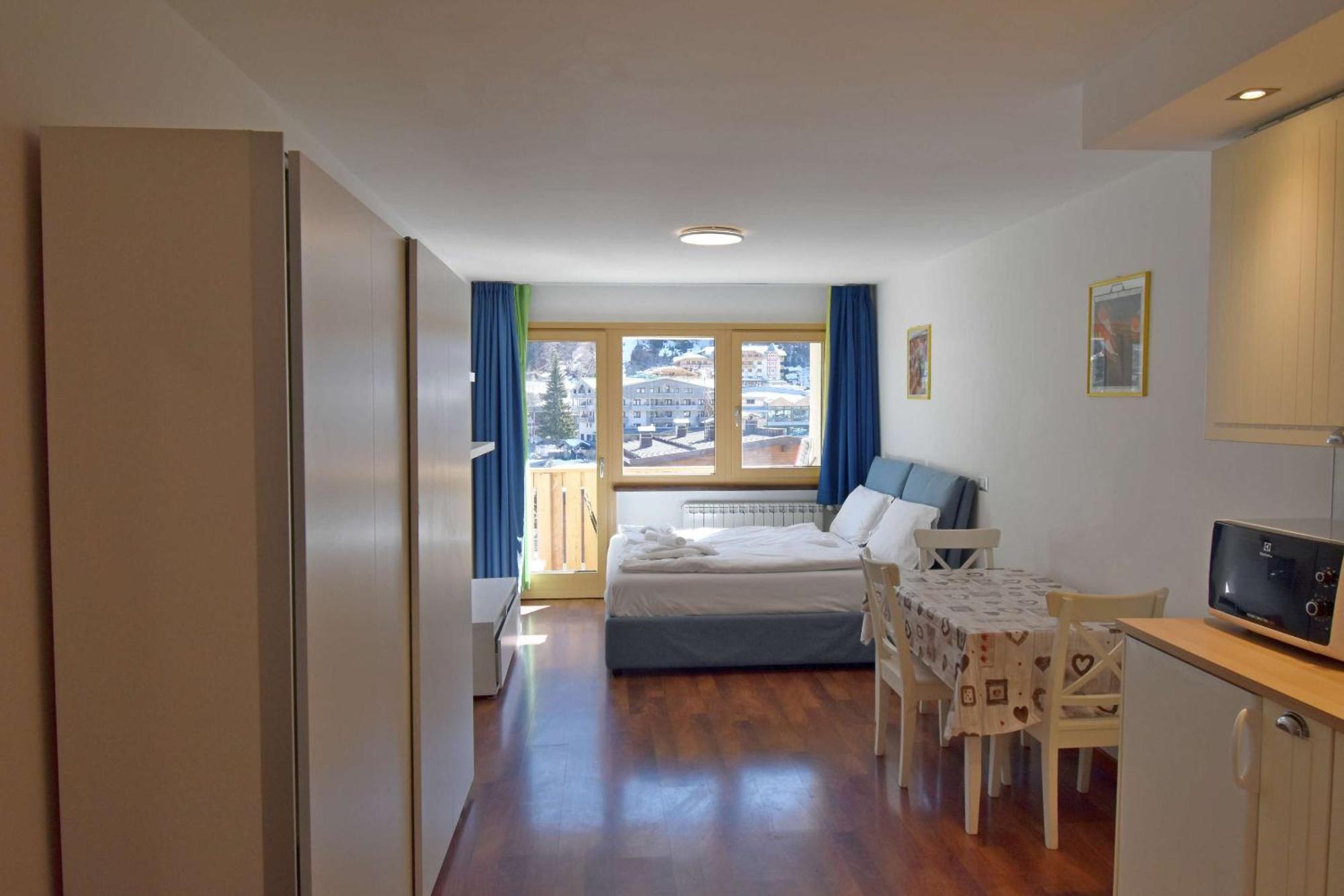 Emerald Studio Apartment Madonna di Campiglio Bagian luar foto