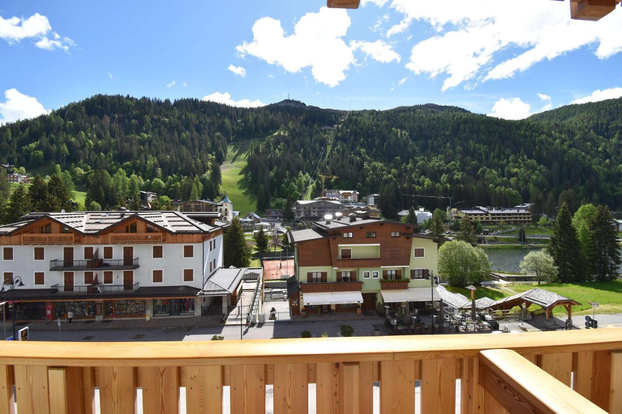 Emerald Studio Apartment Madonna di Campiglio Bagian luar foto